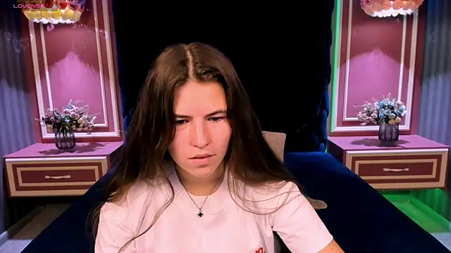 Snapshot of MiaMialani chatting on September 21, 2025, 6:51 am MiaMialani online show from September 21, 2025, 6:51 am