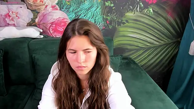 Snapshot of MiaMialani chatting on September 10, 2025, 7:07 am MiaMialani online show from September 10, 2025, 7:07 am