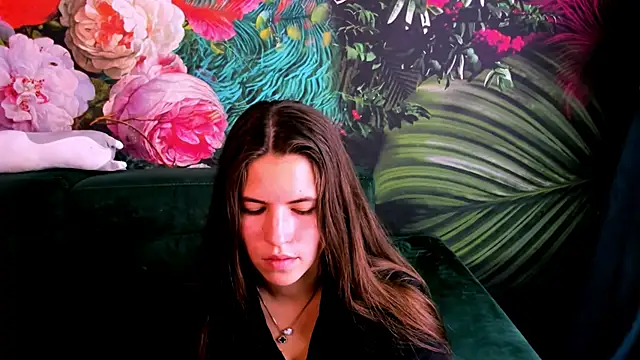 Snapshot of MiaMialani chatting on September 9, 2025, 12:47 pm MiaMialani online show from September 9, 2025, 12:47 pm