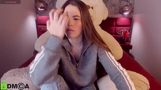 Snapshot of MiaMialani chatting on March 18, 2025, 11:00 am MiaMialani online show from March 18, 2025, 11:00 am