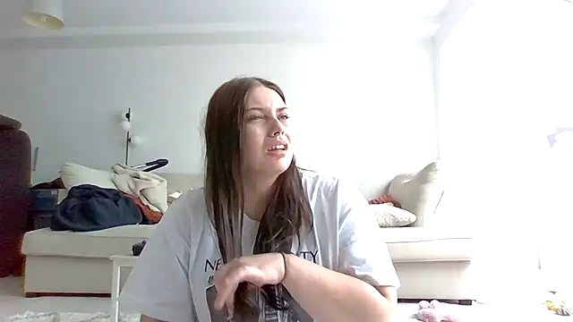 Krystal Tx online show from May 3, 2026, 4:54 pm