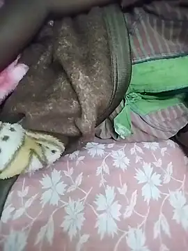 Snapshot of aadhini01 chatting on January 22, 2025, 8:06 pm aadhini01 online show from January 22, 2025, 8:06 pm