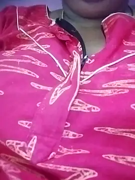 Snapshot of aadhini01 chatting on September 24, 2025, 4:19 am aadhini01 online show from September 24, 2025, 4:19 am