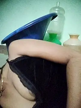 Snapshot of aadhini01 chatting on February 24, 2025, 4:26 pm aadhini01 online show from February 24, 2025, 4:26 pm