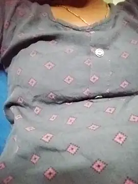 Snapshot of aadhini01 chatting on February 7, 2025, 5:07 pm aadhini01 online show from February 7, 2025, 5:07 pm