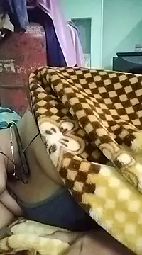 Snapshot of aadhini01 chatting on February 14, 2025, 12:19 am aadhini01 online show from February 14, 2025, 12:19 am