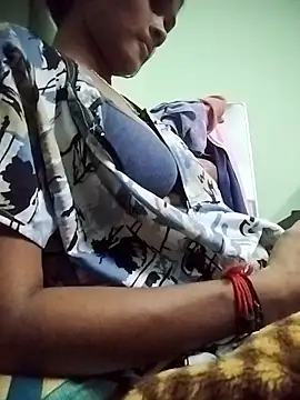 Snapshot of aadhini01 chatting on February 12, 2025, 5:37 pm aadhini01 online show from February 12, 2025, 5:37 pm