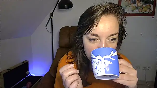 Snapshot of stunning_Rosi chatting on March 23, 2025, 7:20 am stunning Rosi online show from March 23, 2025, 7:20 am