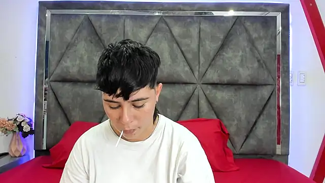 AbbySmiitth  online show from April 13, 2026, 9:19 pm