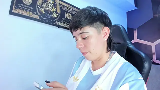 Snapshot of AbbySmiitth_ chatting on September 17, 2025, 7:05 pm AbbySmiitth online show from September 17, 2025, 7:05 pm