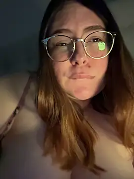 Snapshot of yourcutesarah chatting on May 1, 2026, 6:07 am yourcutesarah online show from May 1, 2026, 6:07 am