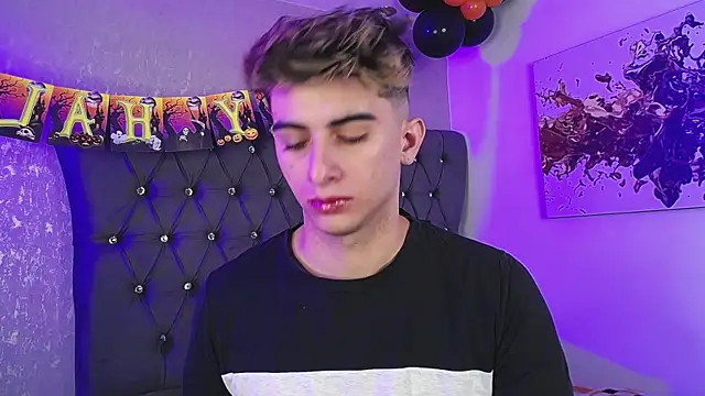 MrWilliseo online show from October 14, 2025, 7:58 pm