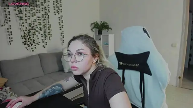 whoa-hoa-hoa-hoa-hoa online show from January 13, 2026, 4:22 pm