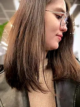 meow girl online show from October 25, 2025, 12:04 pm