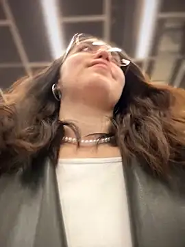 meow girl online show from December 2, 2025, 9:22 am