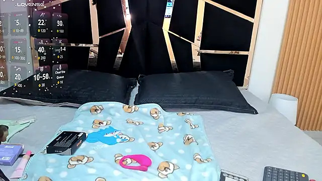 yahaira  online show from December 3, 2025, 3:44 pm