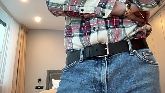 cute mark online show from December 23, 2025, 7:29 am