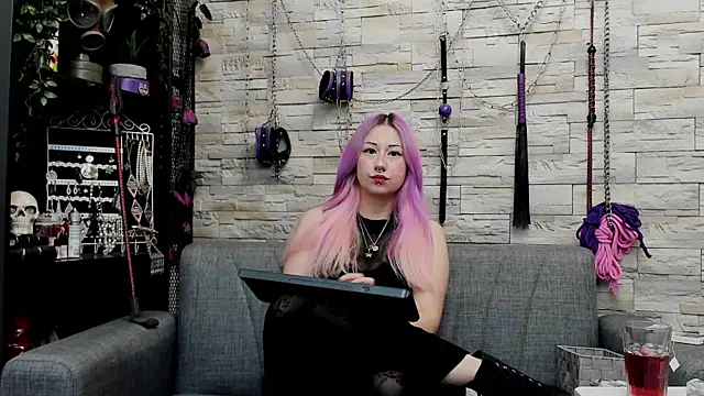 CruelMistress online show from June 3, 2026, 12:55 am
