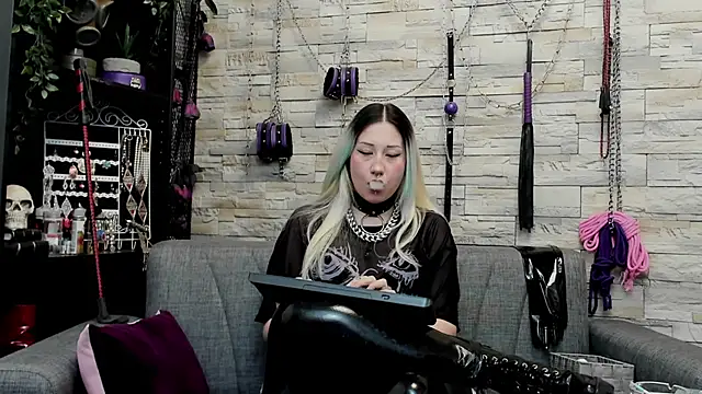 CruelMistress online show from March 26, 2026, 1:48 am