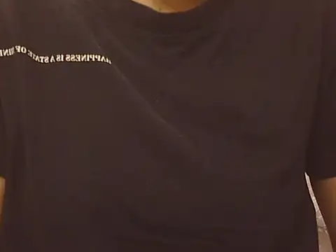 Snapshot of _FluffyHxney_ chatting on November 4, 2025, 8:12 pm FluffyHxney online show from November 4, 2025, 8:12 pm