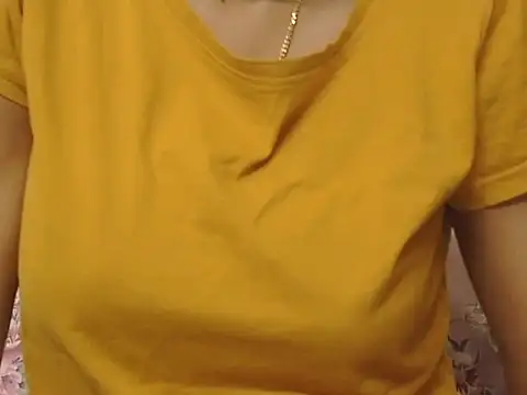 Snapshot of _FluffyHxney_ chatting on October 31, 2025, 6:26 pm FluffyHxney online show from October 31, 2025, 6:26 pm