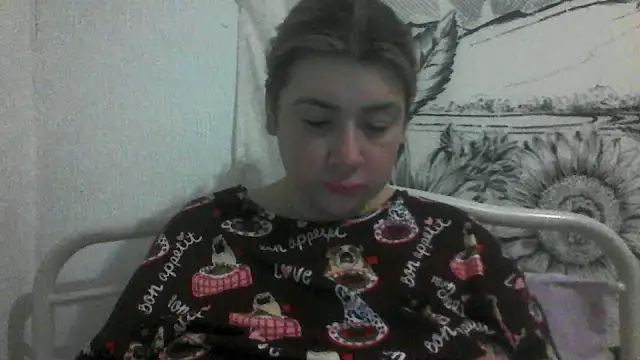 Snapshot of CamilaCherryX chatting on November 14, 2025, 9:07 pm CamilaCherryX online show from November 14, 2025, 9:07 pm