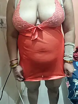 milf-kaira online show from December 2, 2025, 3:58 pm