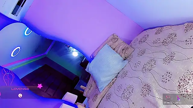 Shanelengel online show from November 25, 2025, 5:52 am