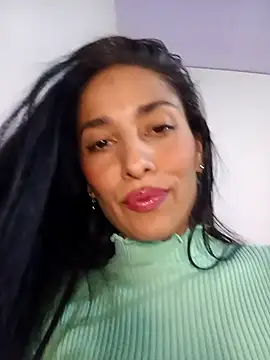 chloewildd  online show from January 10, 2026, 10:49 pm