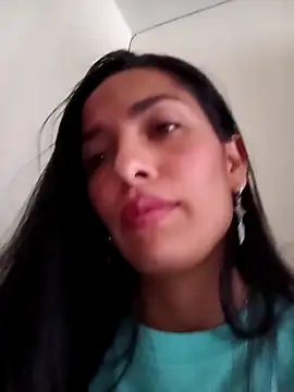 chloewildd  online show from October 5, 2025, 9:49 pm