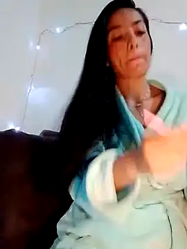 chloewildd  online show from December 21, 2024, 9:01 am