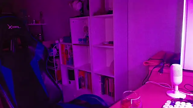 Snapshot of DirtyDi97 chatting on February 17, 2026, 1:03 am DirtyDi97 online show from February 17, 2026, 1:03 am