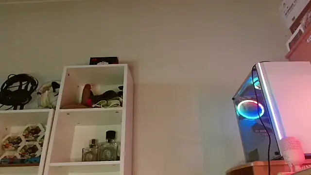 Snapshot of DirtyDi97 chatting on February 10, 2026, 4:06 pm DirtyDi97 online show from February 10, 2026, 4:06 pm