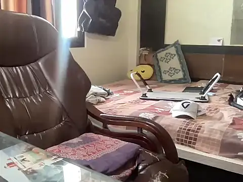 yourhero3466 online show from March 30, 2026, 9:44 am