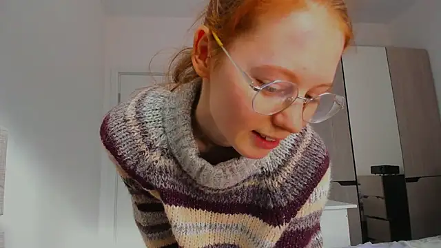 Snapshot of Fire_Luna chatting on February 17, 2025, 9:24 am Fire Luna online show from February 17, 2025, 9:24 am