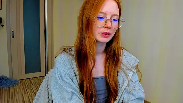 Snapshot of Fire_Luna chatting on October 3, 2025, 8:16 am Fire Luna online show from October 3, 2025, 8:16 am