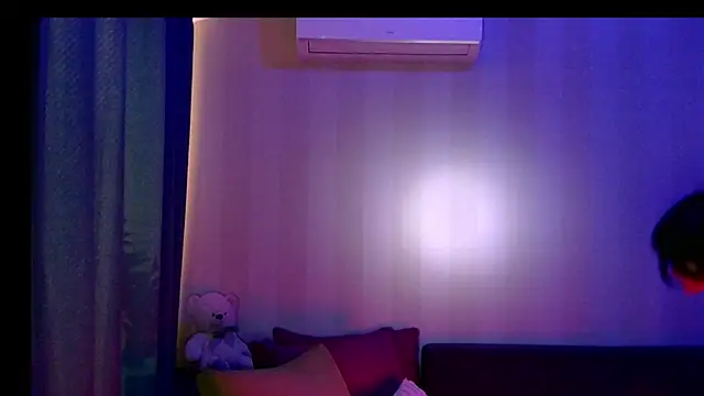 LilyXSky online show from February 19, 2025, 2:55 pm