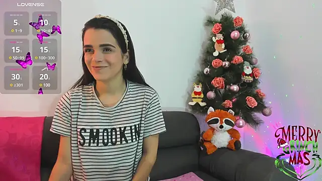 Snapshot of Chloesmithx_ chatting on December 15, 2024, 4:59 pm Chloesmithx online show from December 15, 2024, 4:59 pm