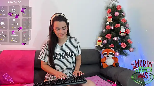 Snapshot of Chloesmithx_ chatting on December 15, 2024, 3:34 am Chloesmithx online show from December 15, 2024, 3:34 am