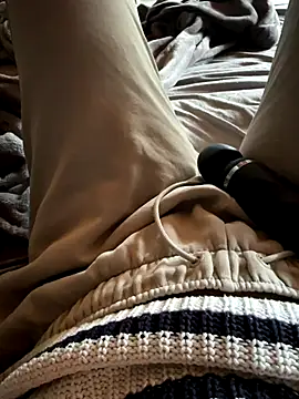 Ana-05 online show from October 12, 2025, 10:27 am