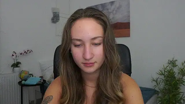 Snapshot of magic___smile chatting on January 2, 2025, 2:13 pm magic smile online show from January 2, 2025, 2:13 pm