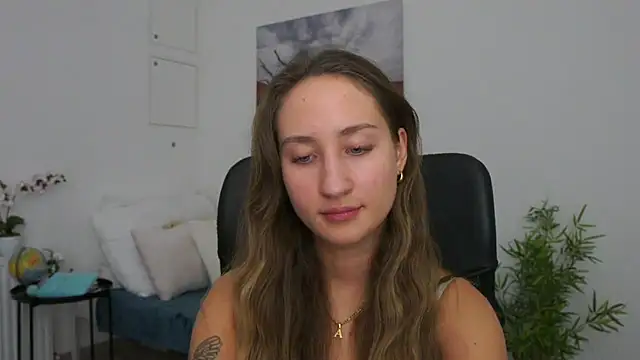 Snapshot of magic___smile chatting on January 21, 2025, 2:26 pm magic smile online show from January 21, 2025, 2:26 pm