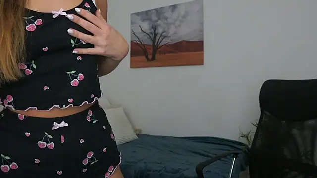 Snapshot of magic___smile chatting on January 21, 2025, 5:30 pm magic smile online show from January 21, 2025, 5:30 pm