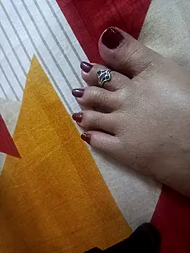 lakey91girl online show from February 27, 2026, 5:46 pm