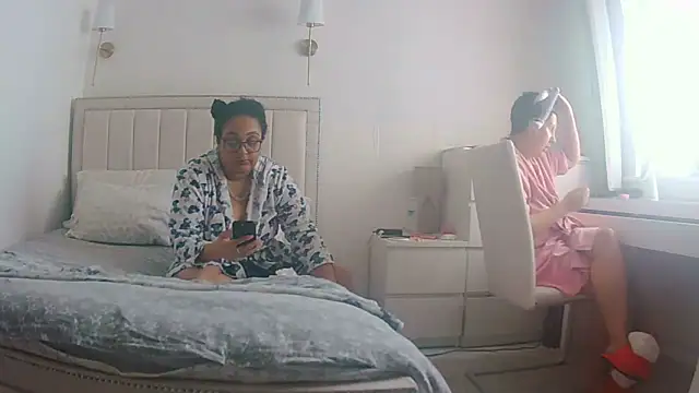 vanilla chocolate23 online show from April 11, 2026, 11:58 am