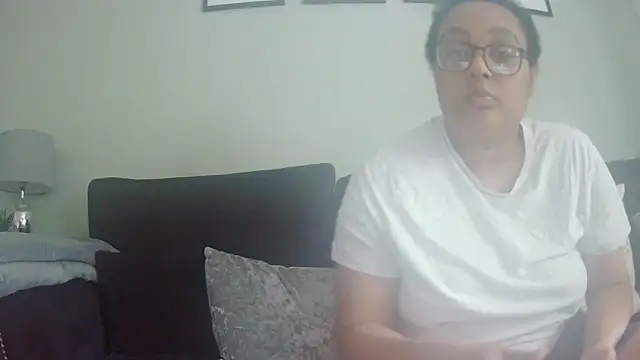 vanilla chocolate23 online show from June 8, 2026, 7:42 am