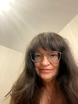 Snapshot of ZaraFay chatting on January 6, 2026, 6:23 pm ZaraFay online show from January 6, 2026, 6:23 pm