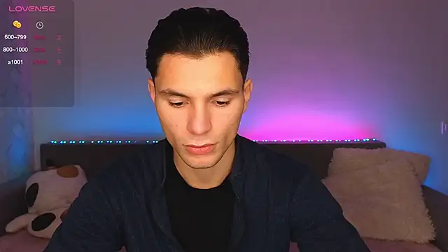 denlover1 online show from November 3, 2025, 7:46 am