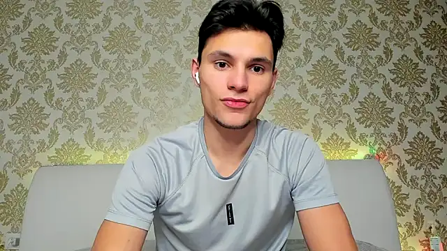 Snapshot of denlover1 chatting on February 7, 2025, 3:19 pm denlover1 online show from February 7, 2025, 3:19 pm