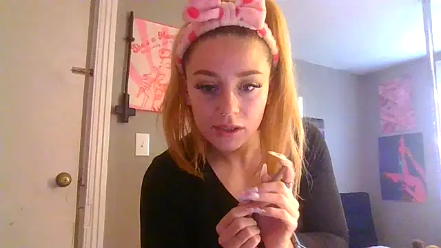 lexybabyxo online show from December 15, 2025, 12:55 pm